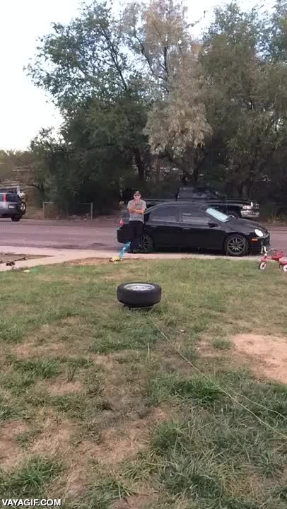 arrepentirse,lanzar,airbag,neumatico,rueda,disparada,coche,luna trasera,rota