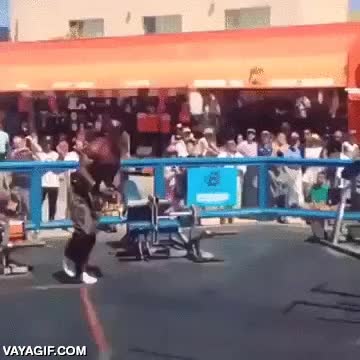 dominadas,muscle station,maquina,fuerza,mucho poder de brazos