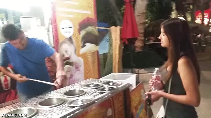 y la otra no es ni p&aacute;nfila,vendedor,helados,troll,trollear,turco,turquia