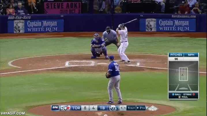 Superman ha dejado de luchar contra el crimen y ahora se dedica al baseball baseball,volar,el estilo de atrapar la bola se llama así,superman,beisbol