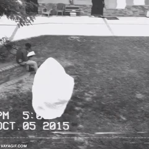 pressing catch,venganza,susto,asustar,fantasma,huir,pillar carrerilla