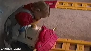 atasco,dormirse,aburrimiento,rollo,ni&ntilde;o,bebe,trenecito,tren,drama