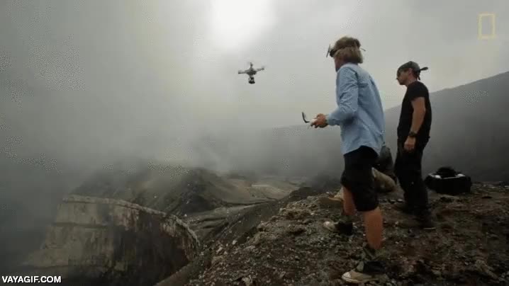 dron,drones,grabación,imagenes,volcan,por dentro