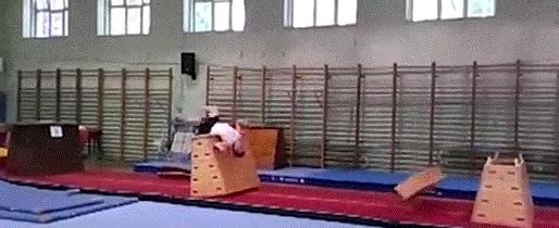 Enlace a ¿Es un pájaro? ¿Es un avión? ¡No, es un gimnasta!