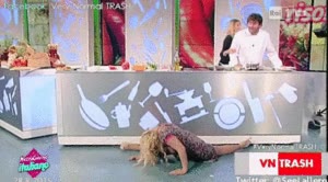 no pudo volver a cerrar las piernas,split,espagat,televisión,no eres tan flexible como creías