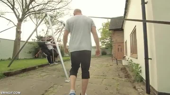 saltar,columpio,balancin,impulso,una casa,tejado,acrobata