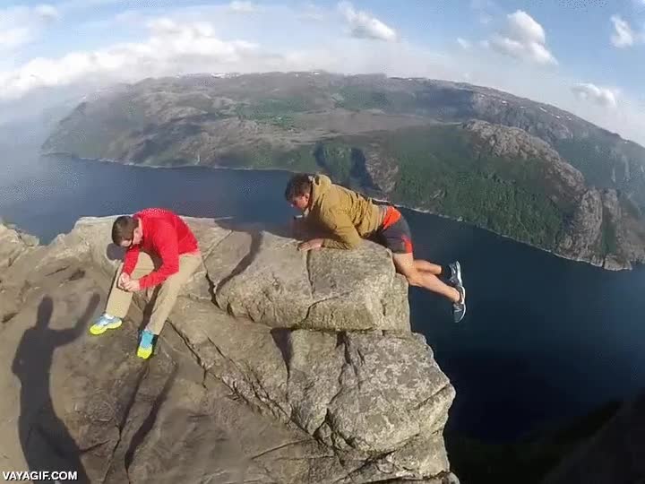 colgado,agarrado,monta&ntilde;a,precipicio,acantilado,temerario