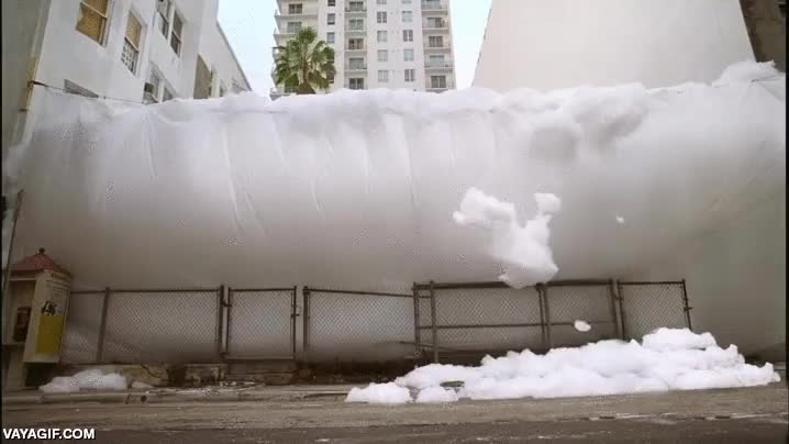 Con este invento, las fiestas de la espuma nunca volverán a ser lo mismo espuma,contenido,avalancha,soltar,todo de golpe