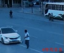 simular,atropellar,más falso que un euro de madera,coche,atropello,fail