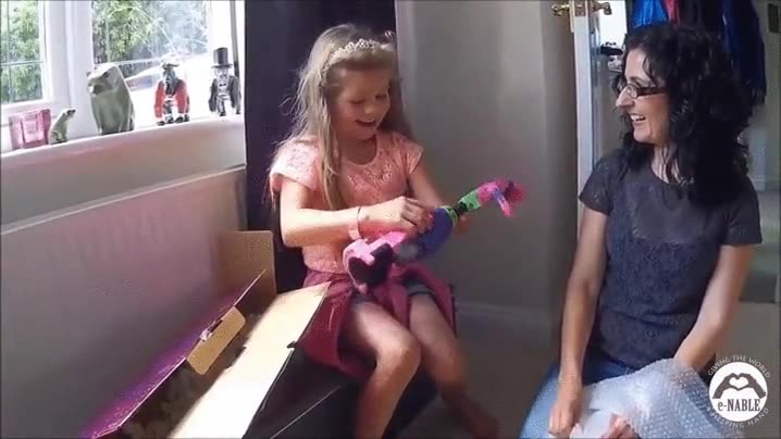 niña,ilusion,oportunidades,brazo,protesis,bionico,el futuro