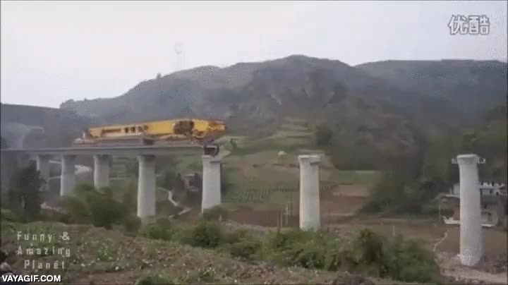 japon,japoneses,maquina,construir,construccion,puentes,sobre railes