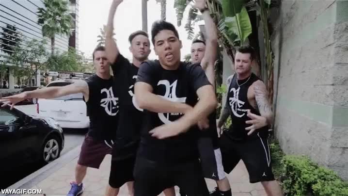 baile,bailar,video,musical,coreografia,cutron de la vida desde fuera,camara,no parece en serio