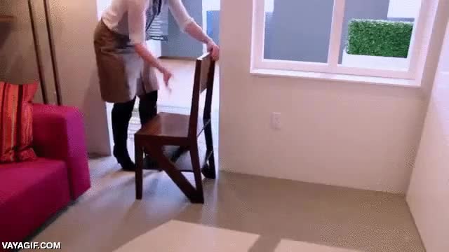 silla,escalera,subir,tres pelda&ntilde;os,escalerilla daba pie a confusi&oacute;n