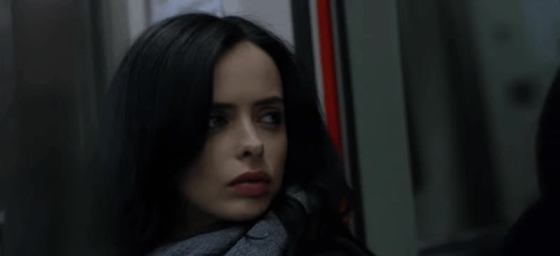 pesadilla,Jessica Jones,Halloween,metro,golpe,cristal,romper