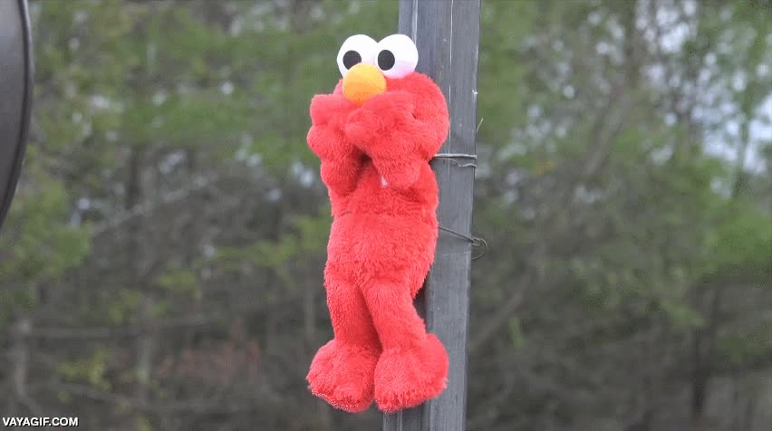 Elmo abracitos vs. Motor de avión a reacción, una batalla injusta y perturbadora motor,jet,elmo,abracitos,elmo sabe donde vives pero ya es tarde,achicharrado,quemado