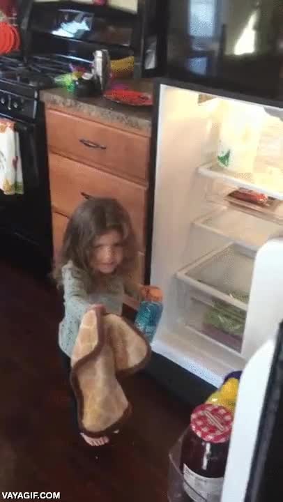 emocion,sobrecoger,ni&ntilde;a,llorar,encontrar,es una jirafa-manta