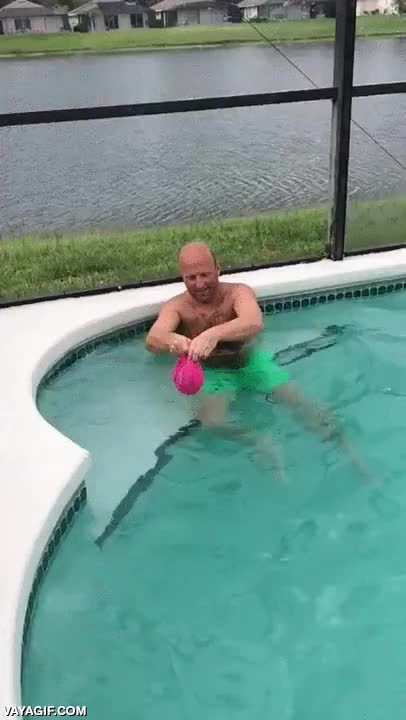 lanzar,gorrito,gorro,piscina,al vuelo