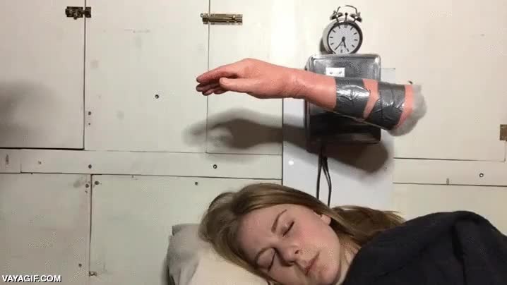 Despertador que te pega en la cara clearance