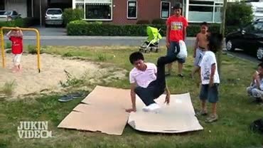 baile,patada,ni&ntilde;o,en la cara,feel like tekken,algo has aprendido chaval,breakdance