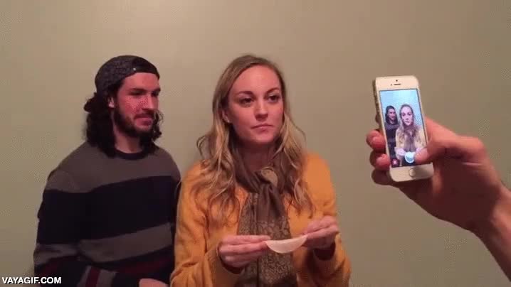 loncha,pavo,tragar,aspirar,hacia dentro,el de atr&aacute;s hace el pena