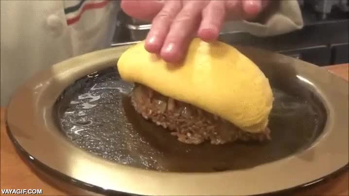 arroz frito,tortilla,cortar,abrirse en dos,desparramarse,omura