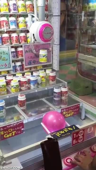 japon,donde sino?,maquina,gancho,pinza,grua,crane game,el premio son botes de pastillas?