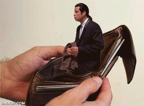 dinero,billetera,nada,nunca tengo dinero,todo el mundo,confused travolta,nada por aqu&iacute;