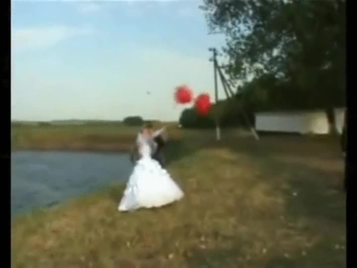 matrimonio,globos,corazón,salir volando,cables,alta tensión,no es muy buena señal,electrificados