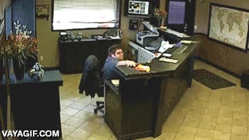 factura,fail,vago,por no levantarse,bolsa de patatas,ganchitos,silla de oficina