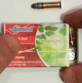 pistola,diminuta,pequeña,caja de cerillas,lata,coca-cola