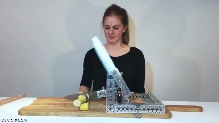 Enlace a Creo que no sería una buena idea por parte de su novio hacer que esta chica se enfade