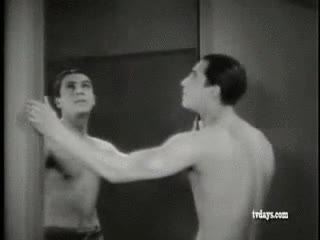 la sangre del poeta,poesia visual,casi 100 a&ntilde;os tiene esto,espejo,reflejo