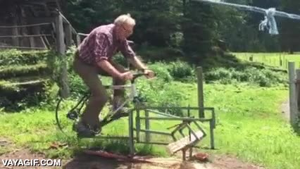 Bernie Sanders,ingenio,cortar,madera,sierra,bicicleta,pedalear