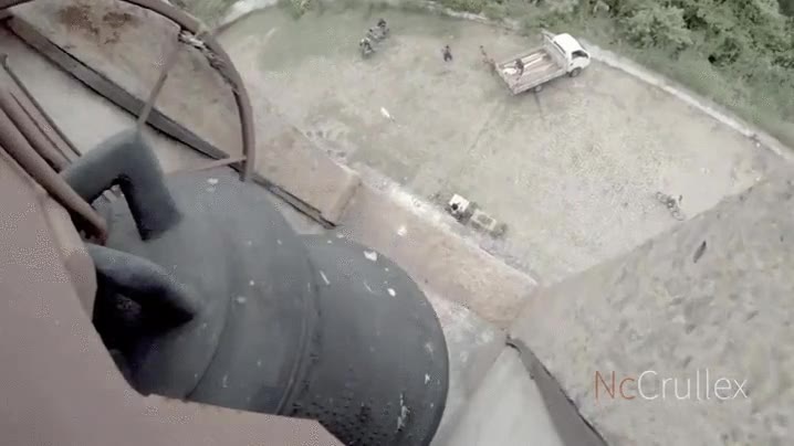 fin de a&ntilde;o,campana,pelota de futbol,precision,gong,tolon,chutar,futbol