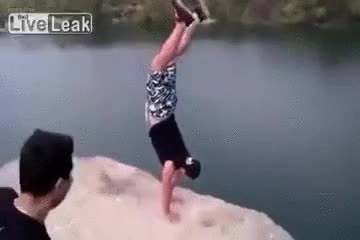 amigo,hacer el pino,que tambi&eacute;n es listo el que hace el pino,empujar,troll,muy gracioso,yo si subo lo tiro a &eacute;l pabajo