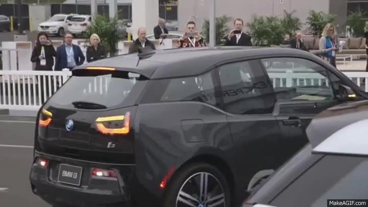 demostración,fail,fracaso,ocupando 3 plazas como tiene que ser,máquina,coche,aparcamiento