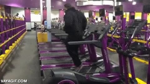 gimnasio,vac&iacute;o,no hab&iacute;a ni cristo,todas las cintas libres,el t&iacute;o tiene arte,cintas de correr