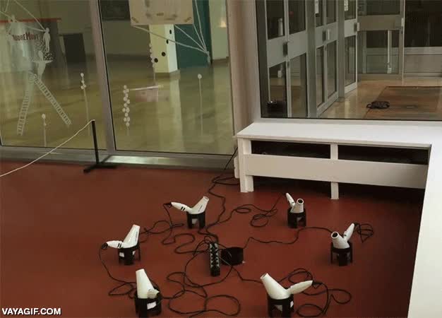 vuelo,volar,avion de papel,secadores,corriente de aire