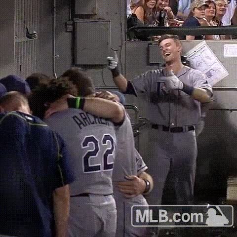 reacci&oacute;n,grupo de colegas,llega,egoc&eacute;ntrico,nadie traga