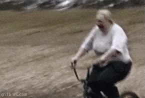 caida,bicicleta,abuelo,lodo