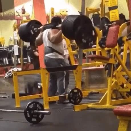 ego,estupidez,de la mano,a quien se le ocurre,fail,pesas,gimnasio