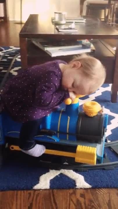 tren del hype,tren,sue&ntilde;o,dormir,siesta