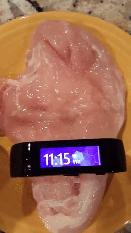 Un smartwatch de Microsoft registra un pulso de 120bpm en un trozo de carne smartwatch,microsoft,pulso,120bpm,carne