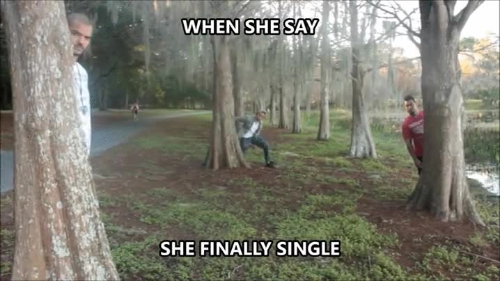 chica,voz alta,soltera,&aacute;rboles,buitres