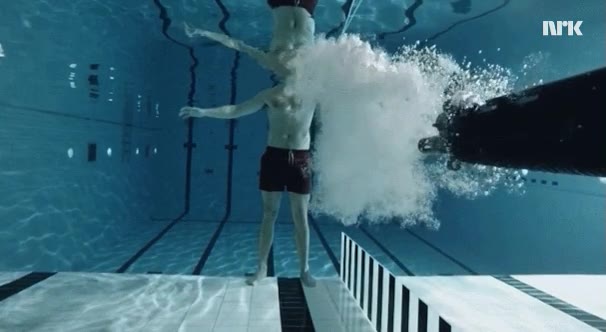 increíble,efecto,disparo,debajo del agua