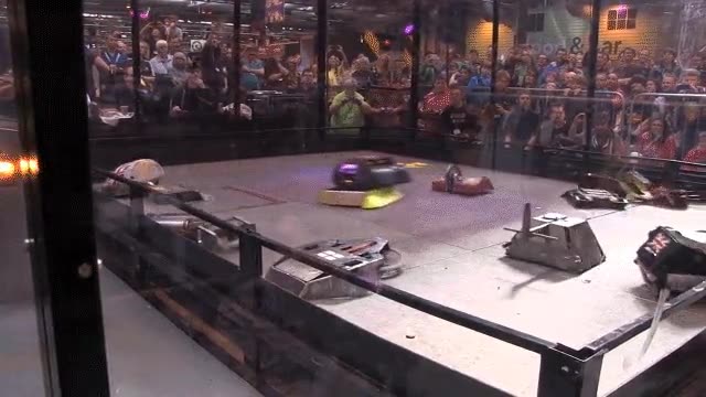 futuro,formula 1,robots,coches,batalla campal