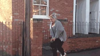 saltar,poste,fallo,caer,golpe,morros,mujer,rubia