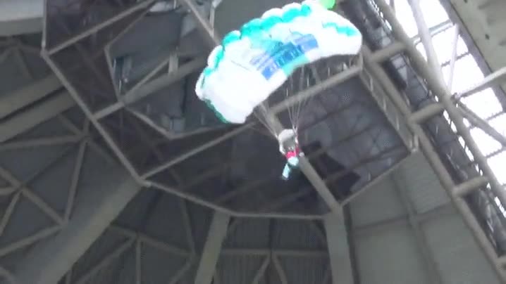 salto base,indoor,salto,paraca&iacute;das