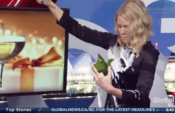 presentador,abrir,botella,champ&aacute;n