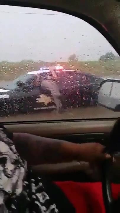 circule,coche,polic&iacute;a,agente